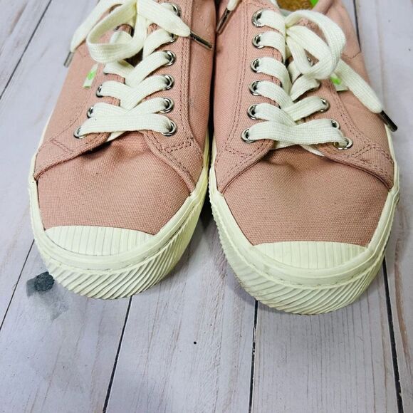 Cariuma Pink OCM Low Canvas Sneaker Shoes - Picture 5 of 9